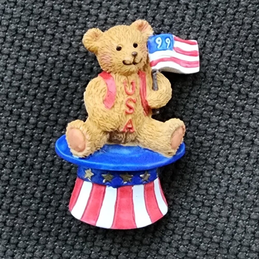 AVON Vintage 1999 Red/White/Blue Patriotic "American Bear Pin" Brooch